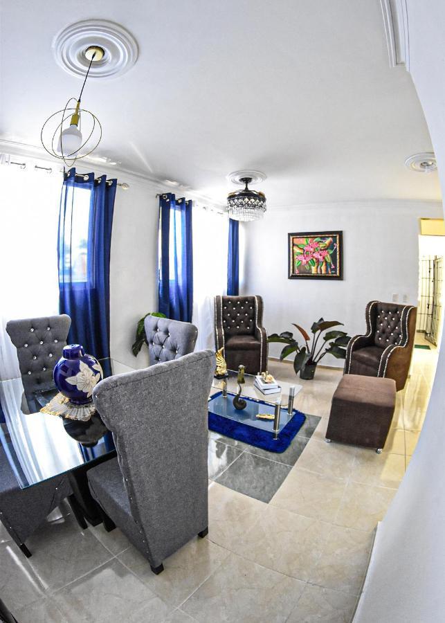 סנטיאגו דה לוס קבאלרוס Apartamento En La Carreras Proximo Al Monumento מראה חיצוני תמונה