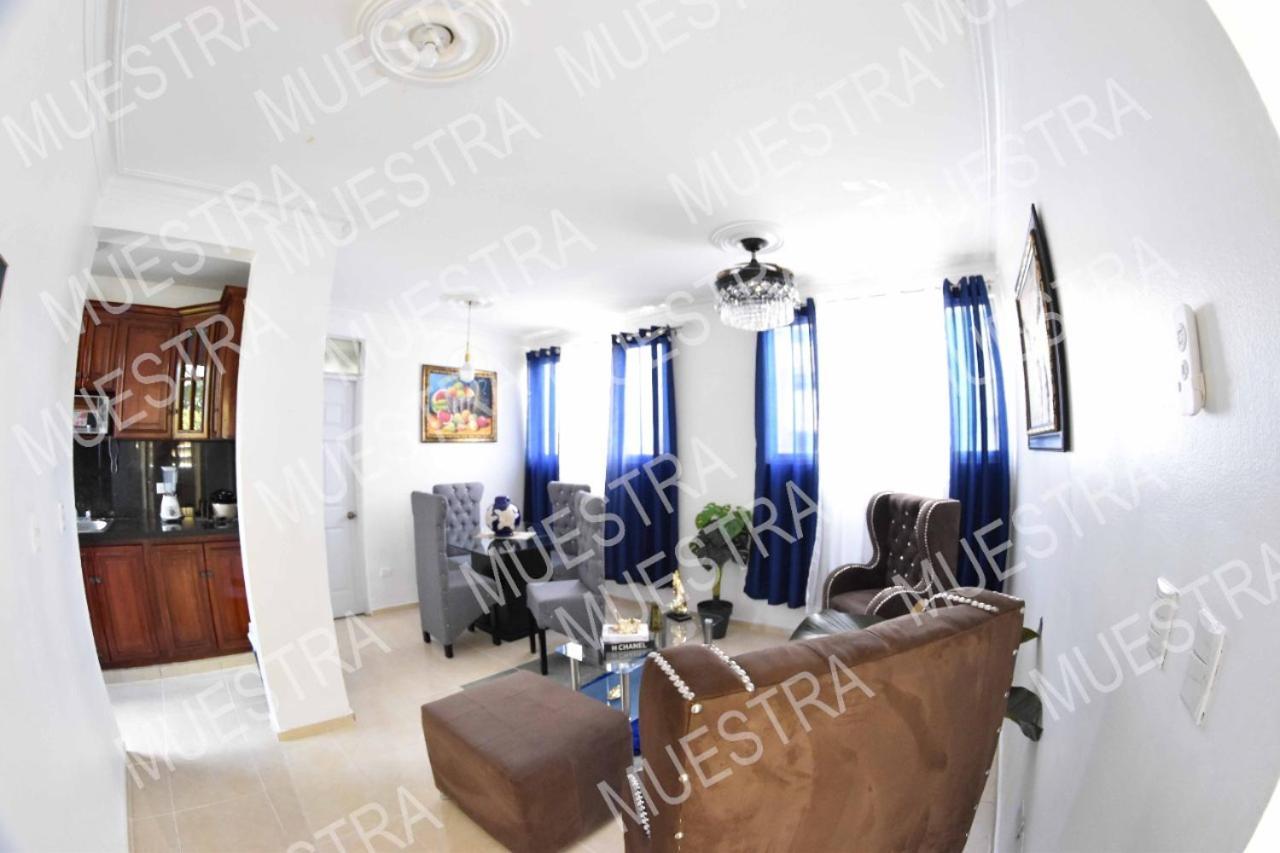 סנטיאגו דה לוס קבאלרוס Apartamento En La Carreras Proximo Al Monumento מראה חיצוני תמונה