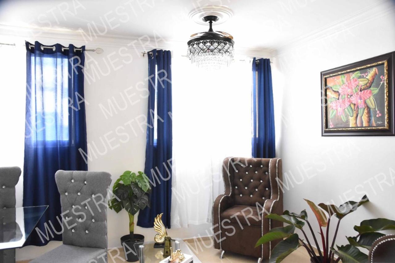 סנטיאגו דה לוס קבאלרוס Apartamento En La Carreras Proximo Al Monumento מראה חיצוני תמונה